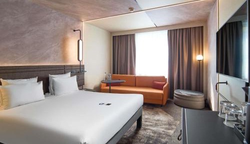Superior Room with One Double Bed and Sofa Bed