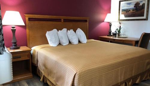 Deluxe King Bed Non-smoking
