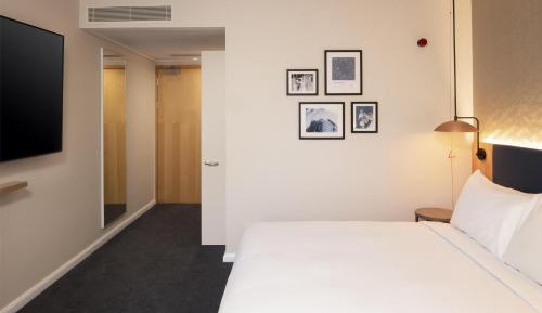 Queen Room - Mobility Access