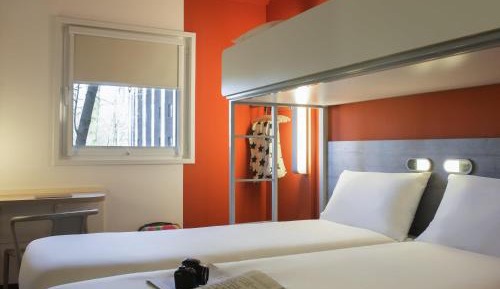 Standard Room with Two Single Beds and One Bunk Bed