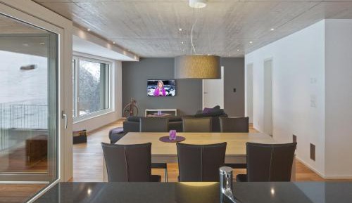 Three-Bedroom Apartment with Mountain View