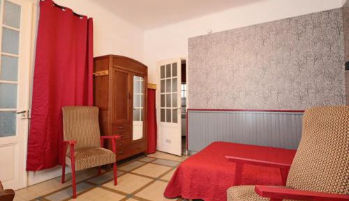Superior One-Bedroom Apartment