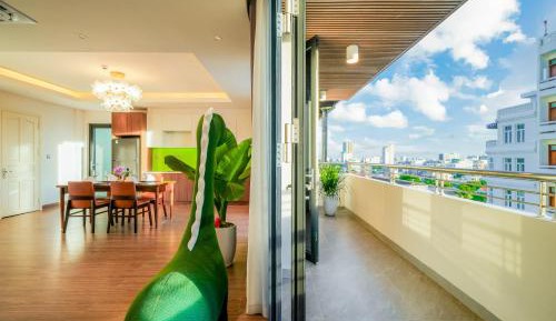 Three-Bedroom Apartment with Ocean View