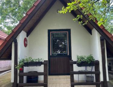 Bungalow with Patio
