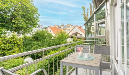 Three-Bedroom Apartment with Balcony