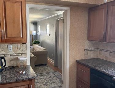 Deluxe Double Room (2 Adults + 1 Child)
