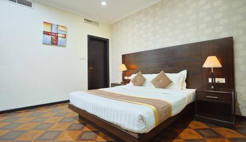 One-Bedroom Apartment with Balcony