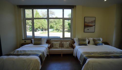 Deluxe Family Suite