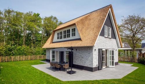 Three-Bedroom Holiday Home 