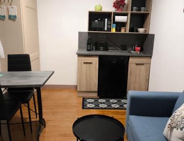 Superior One-Bedroom Apartment