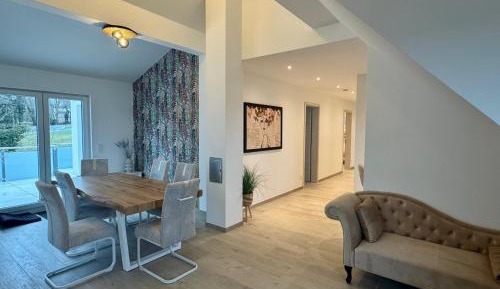 Four-Bedroom Deluxe Apartment