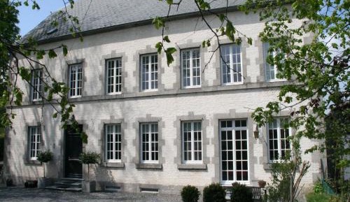 Six-Bedroom Holiday Home