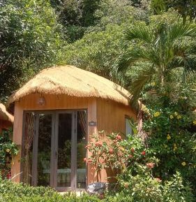 Bungalow with Garden View