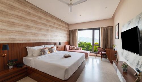 Suite with Mountain View