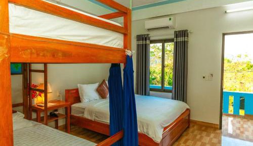 Quadruple Room with Mountain View