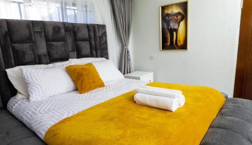Four-Bedroom Holiday Home