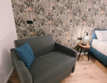 Classic One-Bedroom Apartment with King Bed