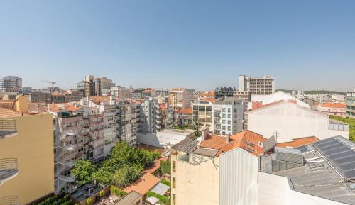Two-Bedroom Apartment with City View