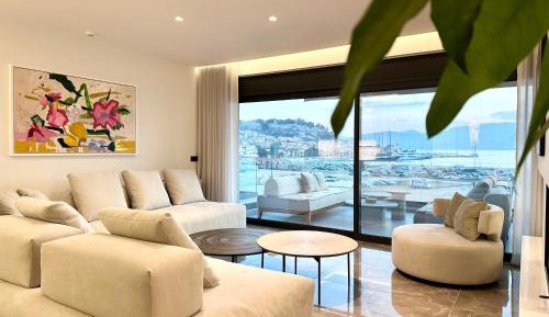 Two-Bedroom Apartment with Balcony and Sea View