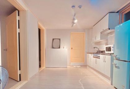 Queen Room with Shared Bathroom