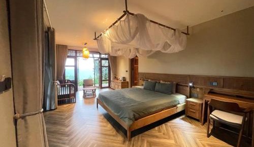 King Room with Mountain View