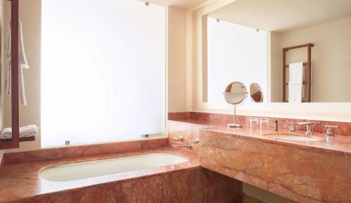 Junior Suite with Two Double Beds and Sky Pool - Ocean View/High Floor