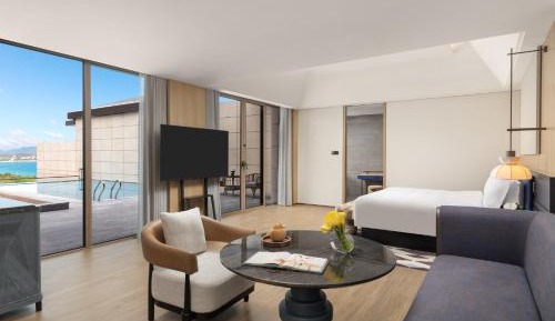 One-Bedroom Suite with Pool Access and Ocean View
