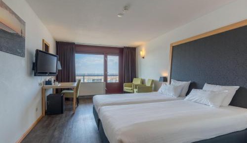 Deluxe Twin Room renovated
