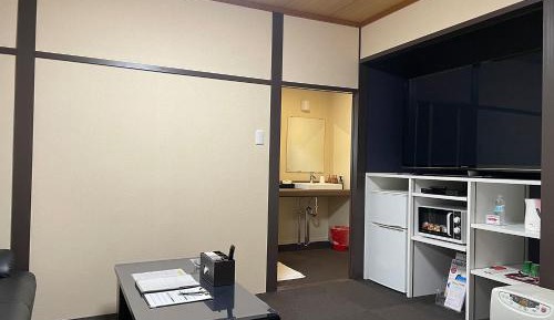 Queen Room with Shared Bathroom