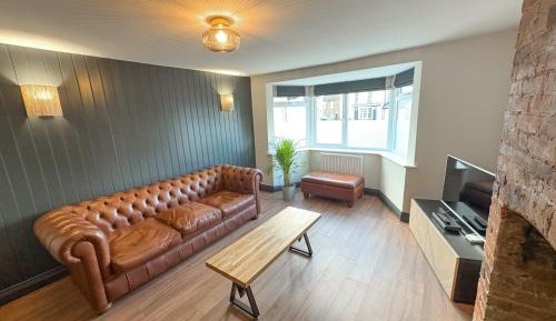 Four-Bedroom Holiday Home