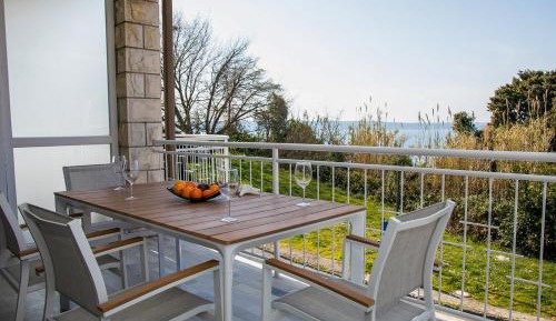 One-Bedroom Suite with Kitchenette