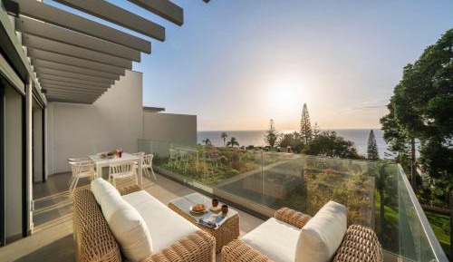 Three-Bedroom Apartment with Balcony