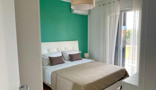 One-Bedroom Deluxe Apartment