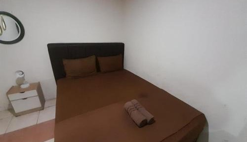 Standard Double Room with Shared Bathroom