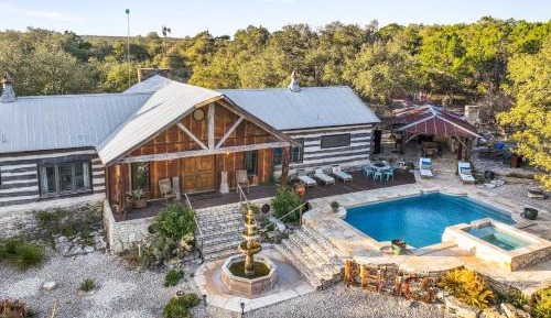 Five-Bedroom Holiday Home