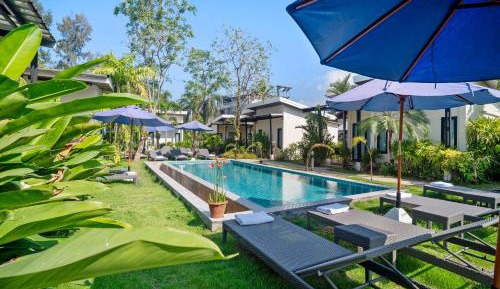 Bungalow with Patio