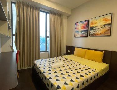 Four-Bedroom Apartment with Balcony 