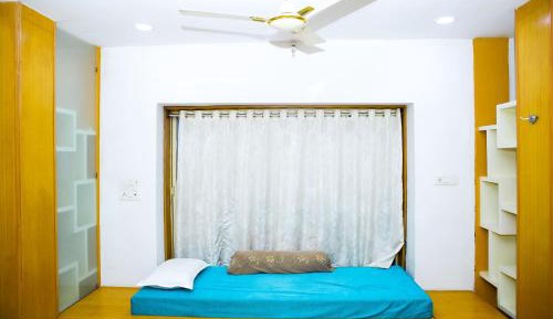 Single Bed in Mixed Dormitory Room