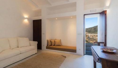 Suite with Mountain View