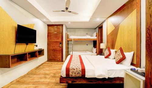 Deluxe Family Room