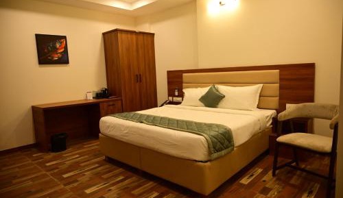 Deluxe King Room