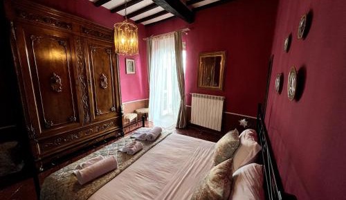 Standard Double Room with Shared Bathroom