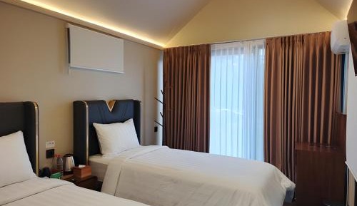 Twin Room with View