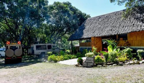 Deluxe Double Room (2 Adults + 1 Child)