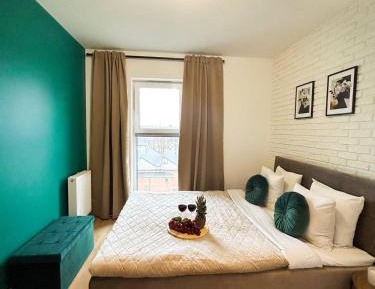 Two-Bedroom Deluxe Apartment with Balcony