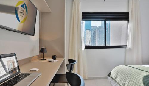 Deluxe Studio