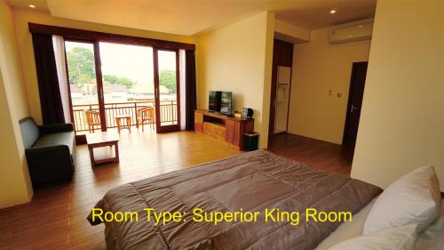 Superior King Room
