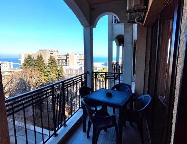 One-Bedroom Apartment with Sea View