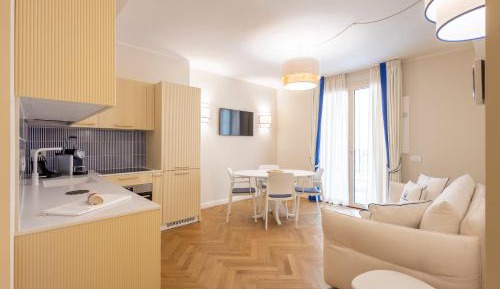 One-Bedroom Apartment with Balcony
