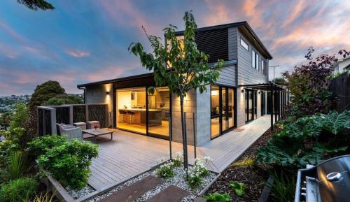 Four-Bedroom Luxury Apartment